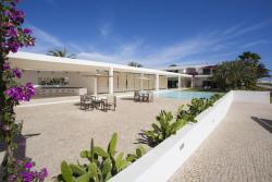 Hotel Dunas De Sal, Cape Verde. Swimming pool and dining area.